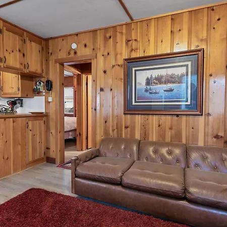 Boulder Hollow - Features An Older Style To Experience A Rustic Cabin! Lakeview!-3